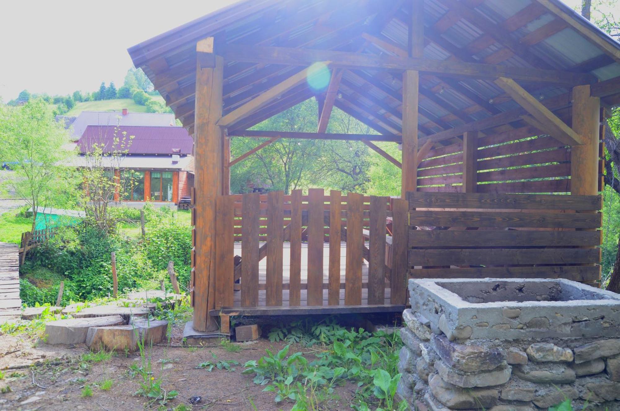 Hotel Gostynnyi Dvir U Marichky Lazeshchyna Exterior foto