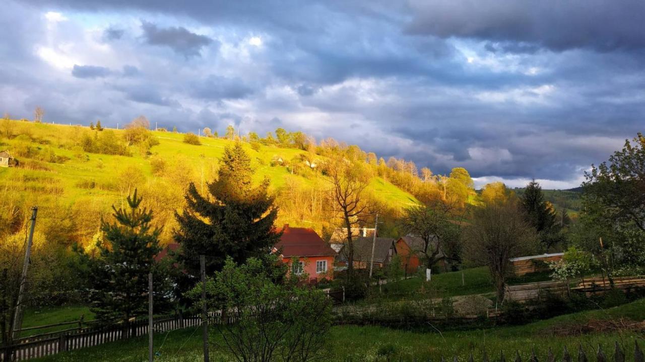 Hotel Gostynnyi Dvir U Marichky Lazeshchyna Exterior foto